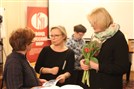 Natalia Pankova med utställningens organasatörer, vänner och sponsorer